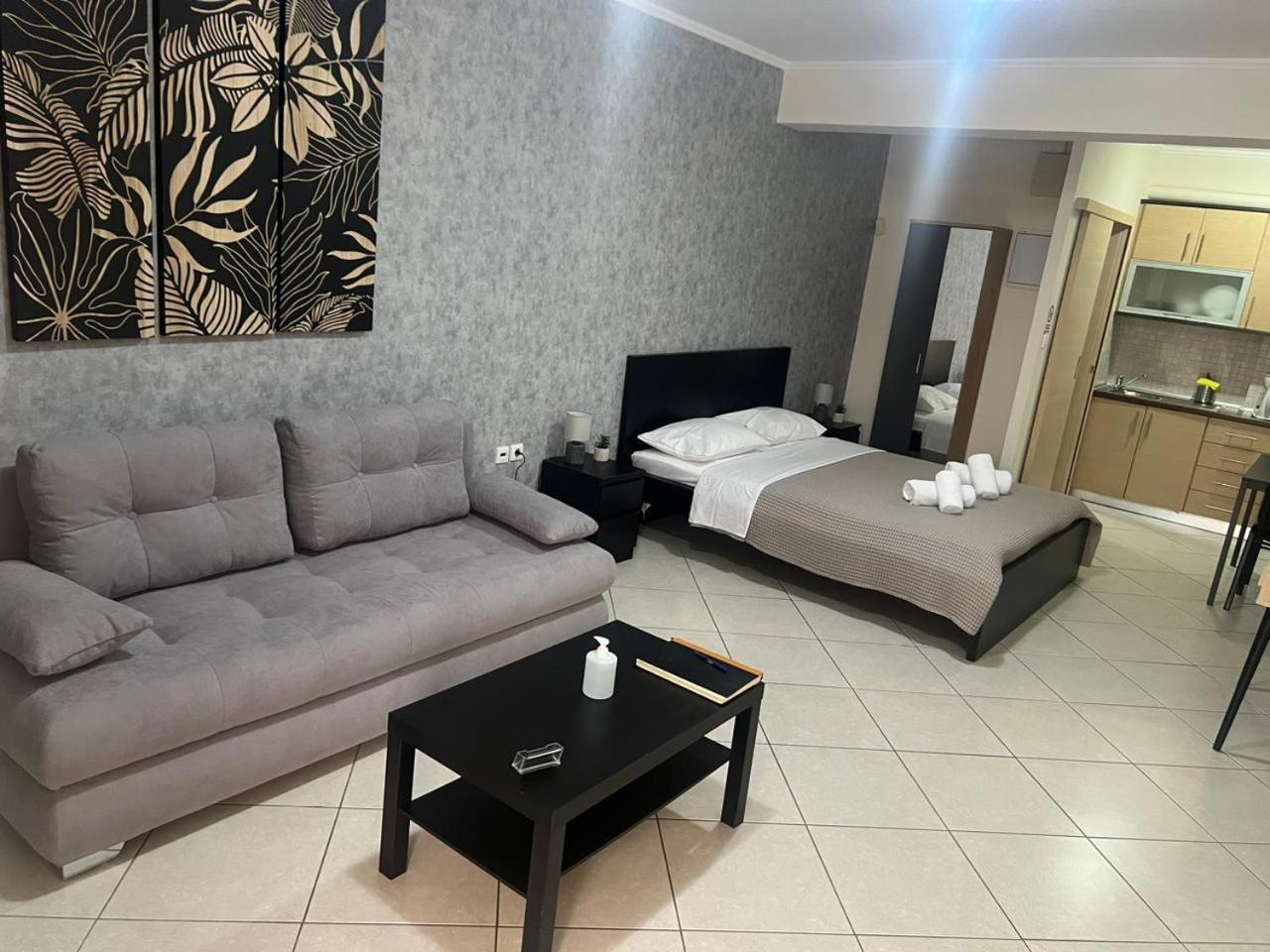 Markópoulon Avr Airport Deluxe Suites 4 מראה חיצוני תמונה