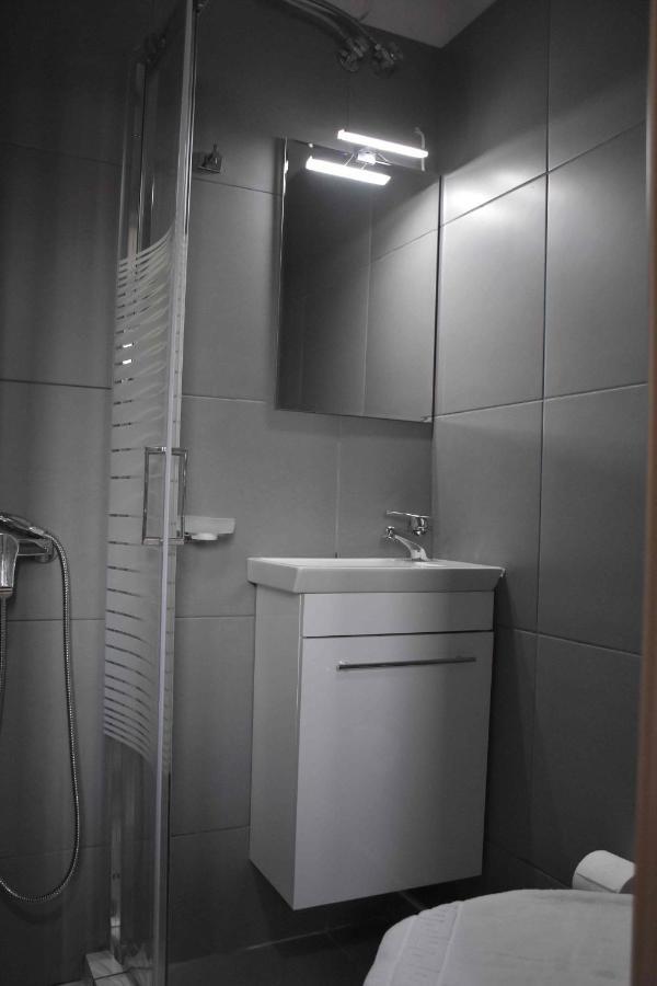 Markópoulon Avr Airport Deluxe Suites 4 מראה חיצוני תמונה